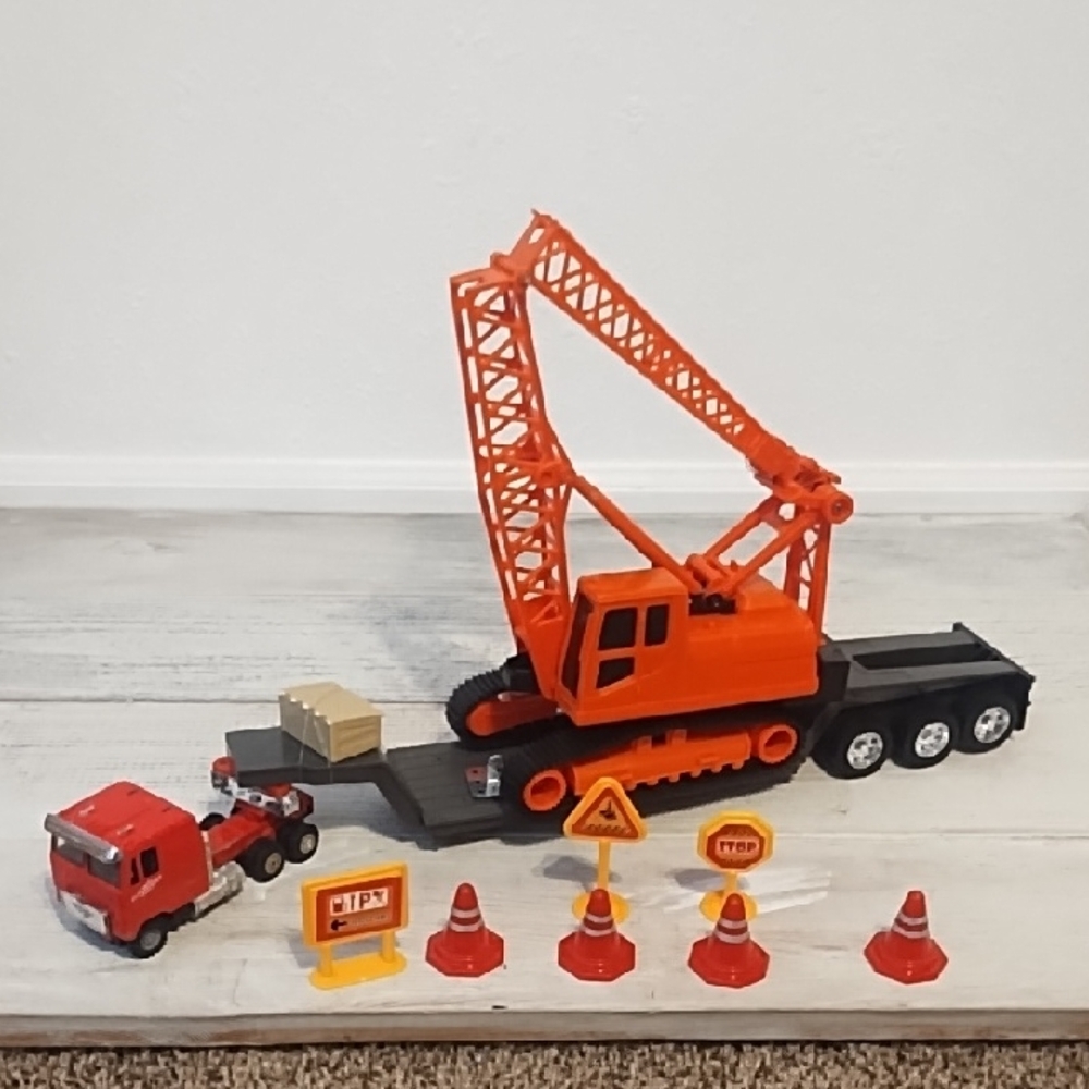 Mack Die Cast Scale 1/45 And Plastic New Ray 1/32  W900 Lowboy w/Crane